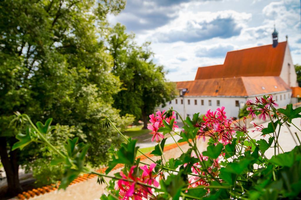 Pštrossova Vila - u klášterní zahrady Bechyně Exterior foto